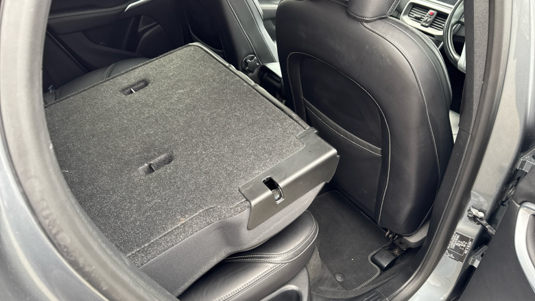 Volvo V40 T2 [122] R DESIGN Edition 5dr Petrol Hatchback